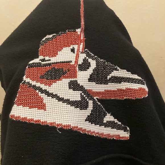 Embroided 'OG Black Toe' Jordan 1s Hoodie - Picture 8 of 10